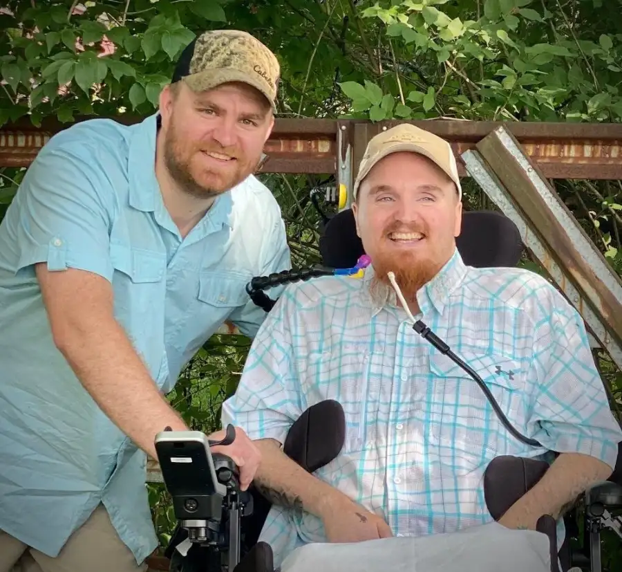 Main Image Supporting the Content of robby-warren